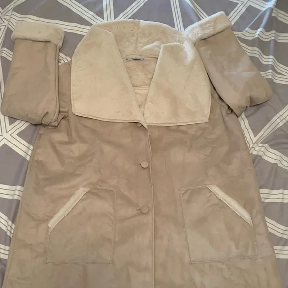 Beige Signature Collection Brand New - Picture 3 of 3